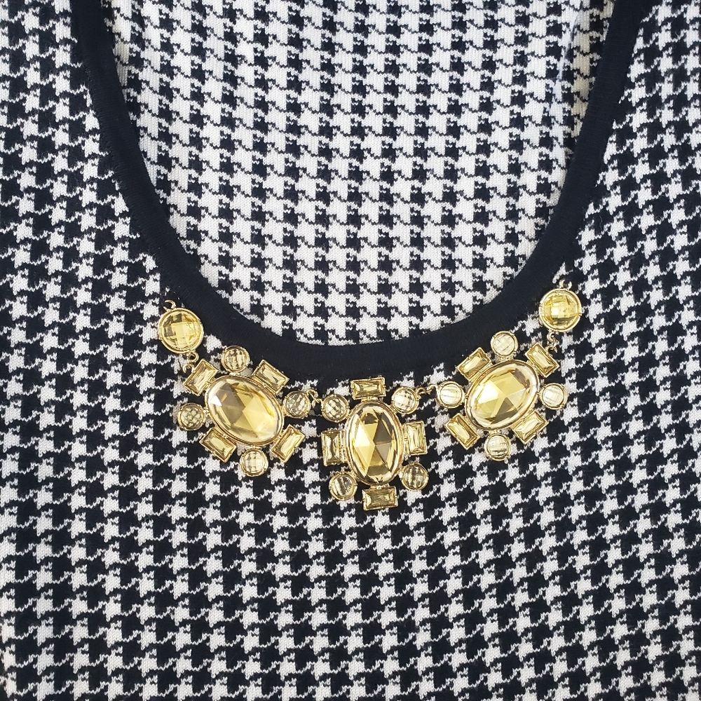 Dress - Picture 2 of 5